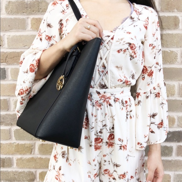 ‼️SALE‼️👜💕-NWT Michael Kors Large Top Zip Tote - Picture 3 of 8